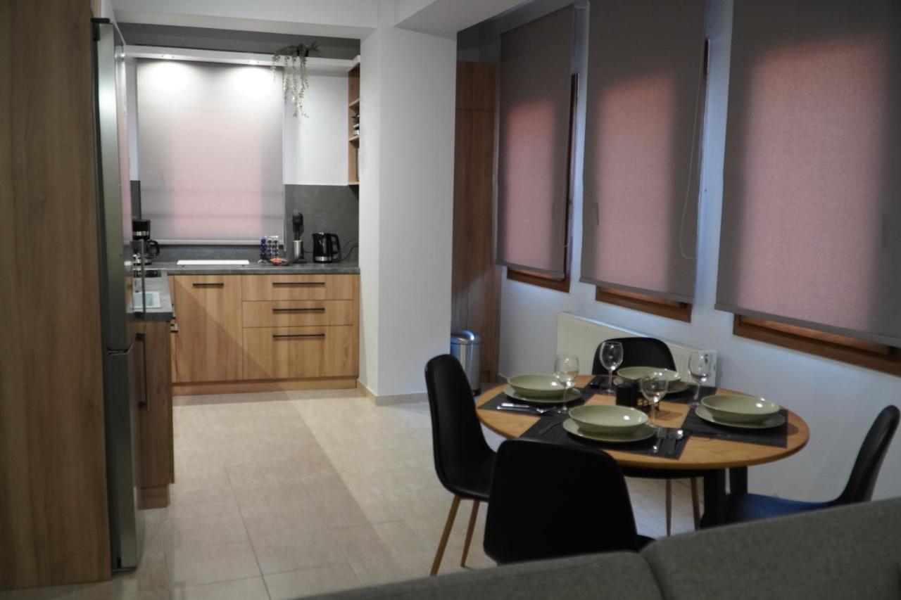 Modern Apartment In Οld Τown Tesalonika Bagian luar foto